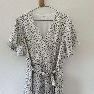 Sienna Sky White and Blue Floral Midi Dress